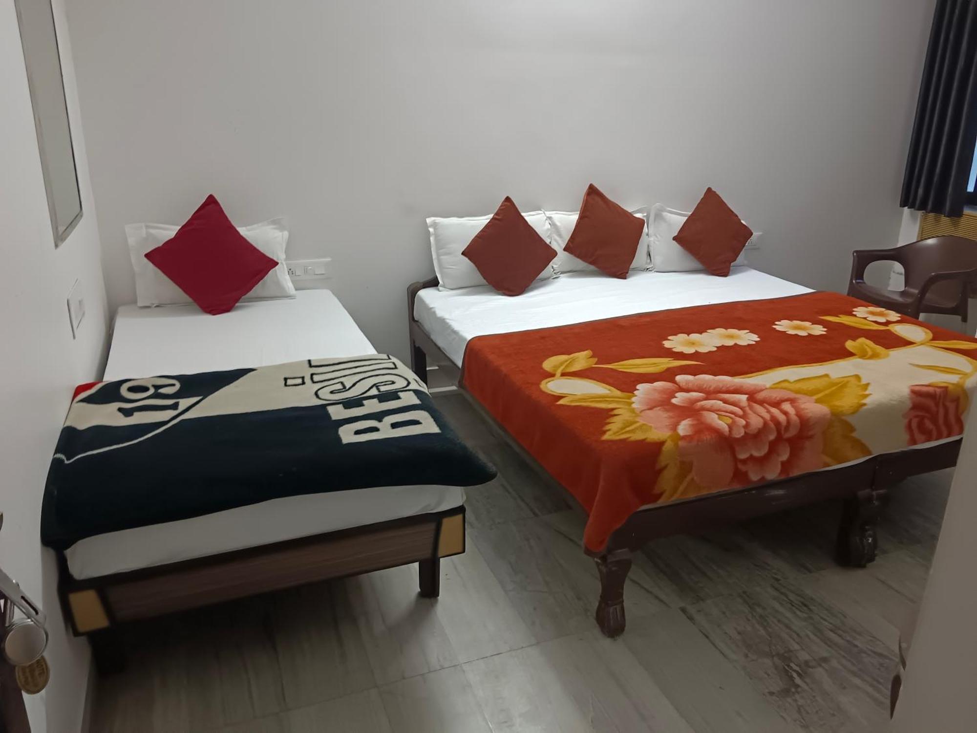 Hotel Shubham Udaipur Luaran gambar